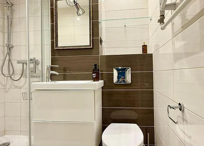 Cozy Saska Kepa Apartment